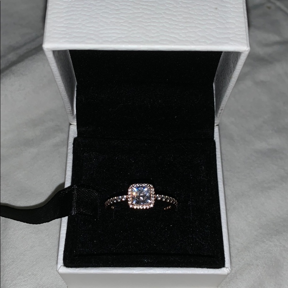 Pandora ring